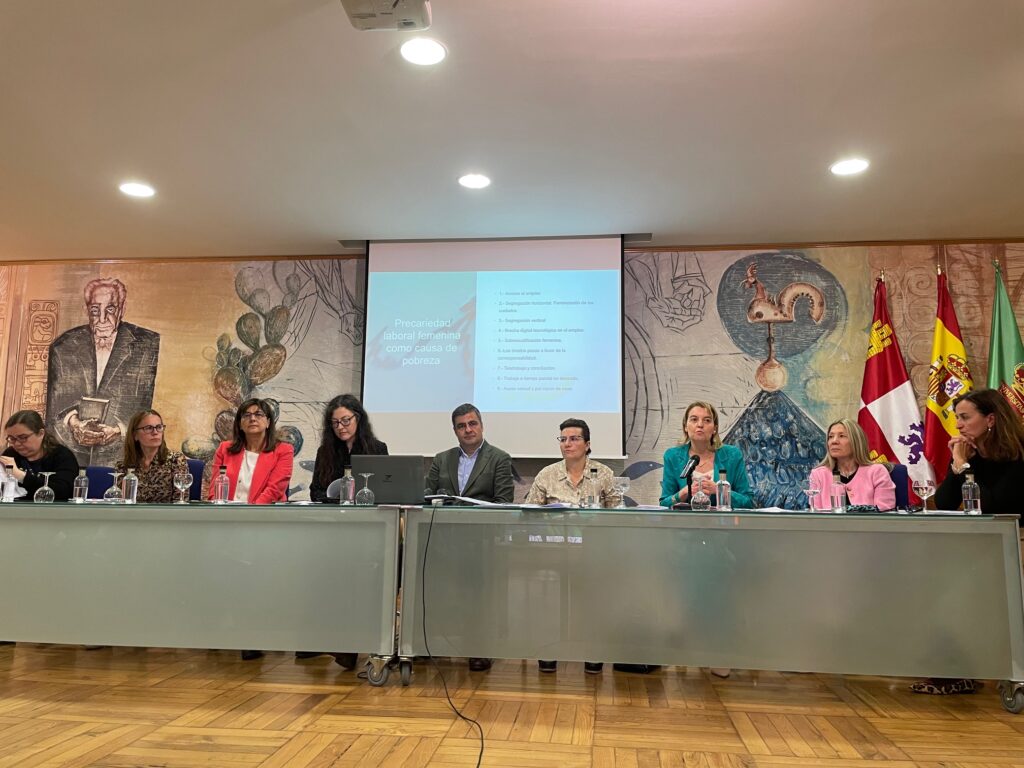 Participantes en la Jornada de la RIS